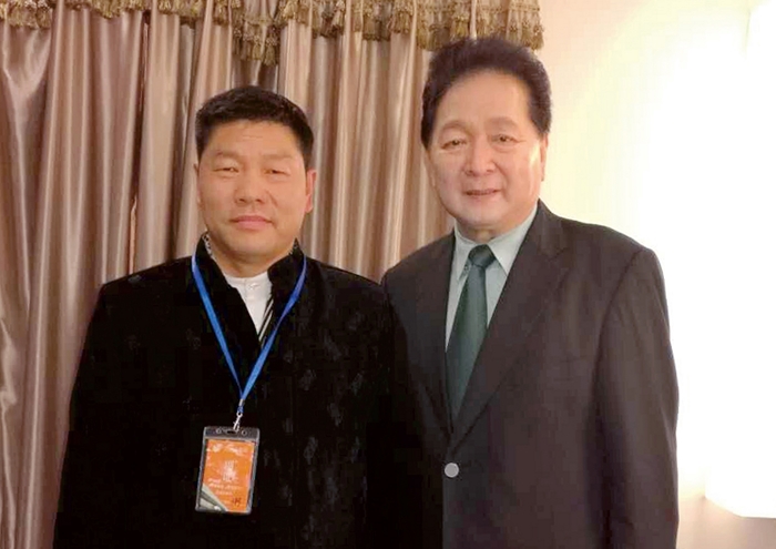 中国话剧研究会副主席国家一级演员瞿弦先生会见杨子良董事长合影留念